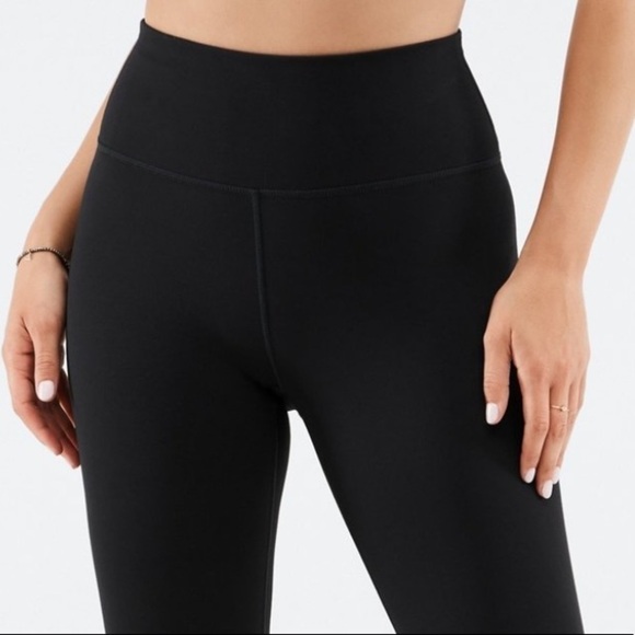 Fabletics Powerhold high waisted 7/8 leggings - Picture 2 of 7